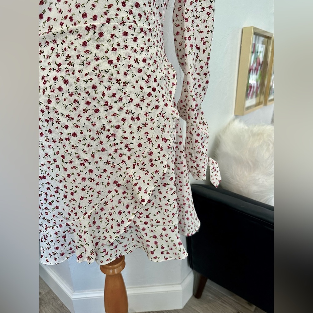 NEW 1. State GORGEOUS white floral wrap dress - senior photo or bridal DRESS - Picture 5 of 11